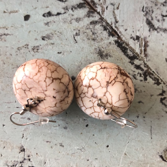 Howlite earrings - Picture 3 of 3